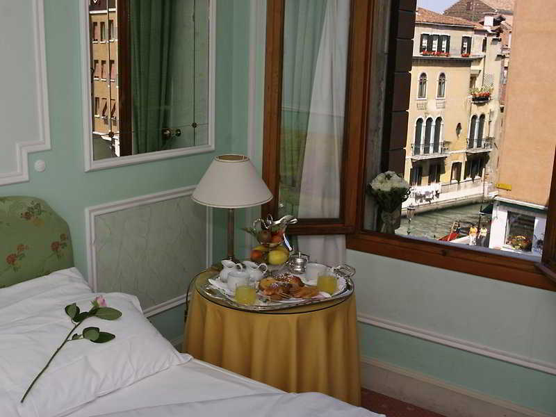 Hotel Arlecchino Veneza Quarto foto